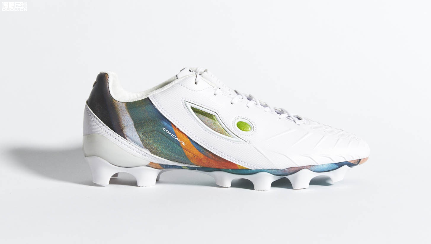 Concave携手涂鸦大师Mr Cenz推出全新限量足球鞋系列