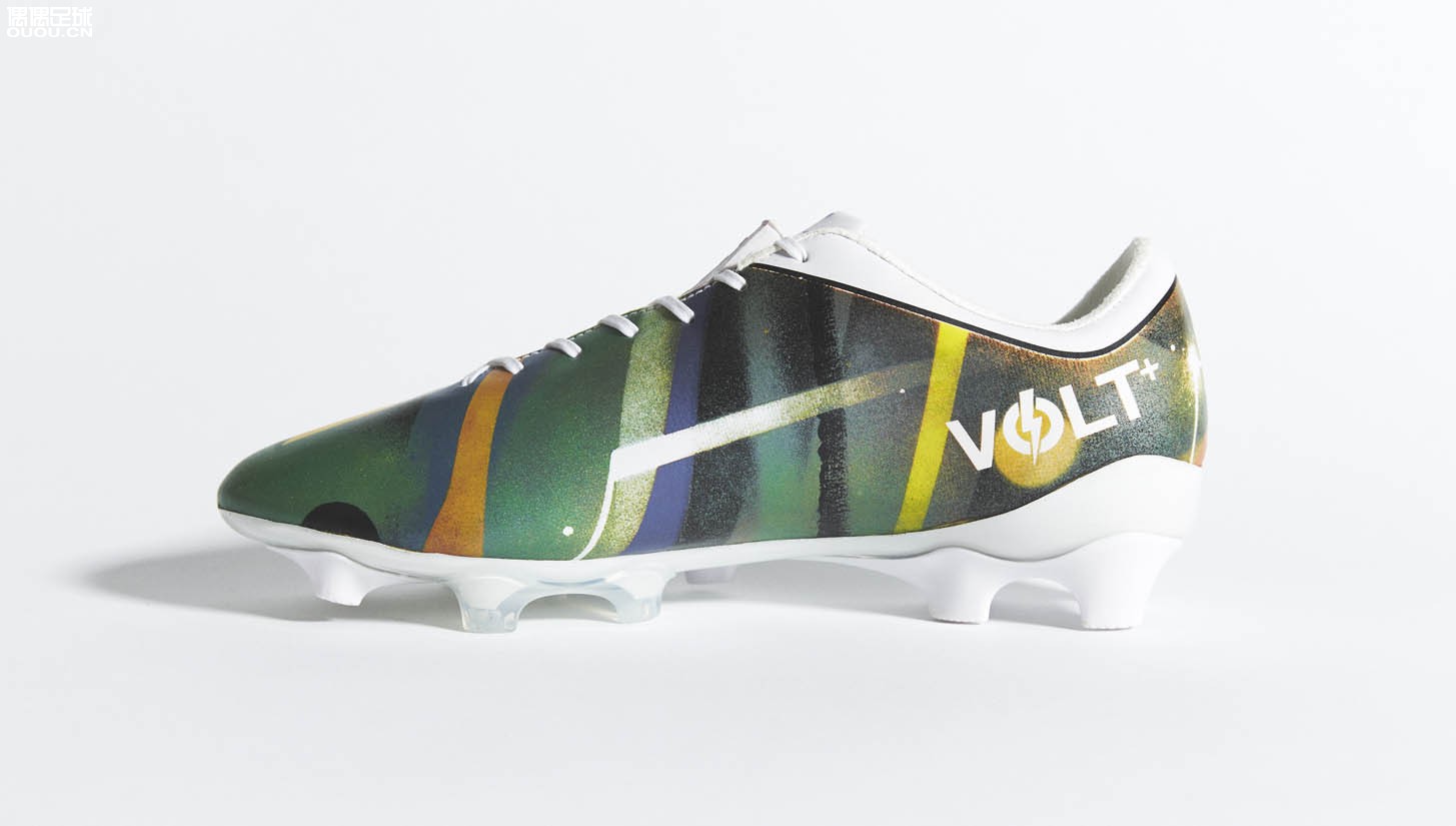 Concave携手涂鸦大师Mr Cenz推出全新限量足球鞋系列