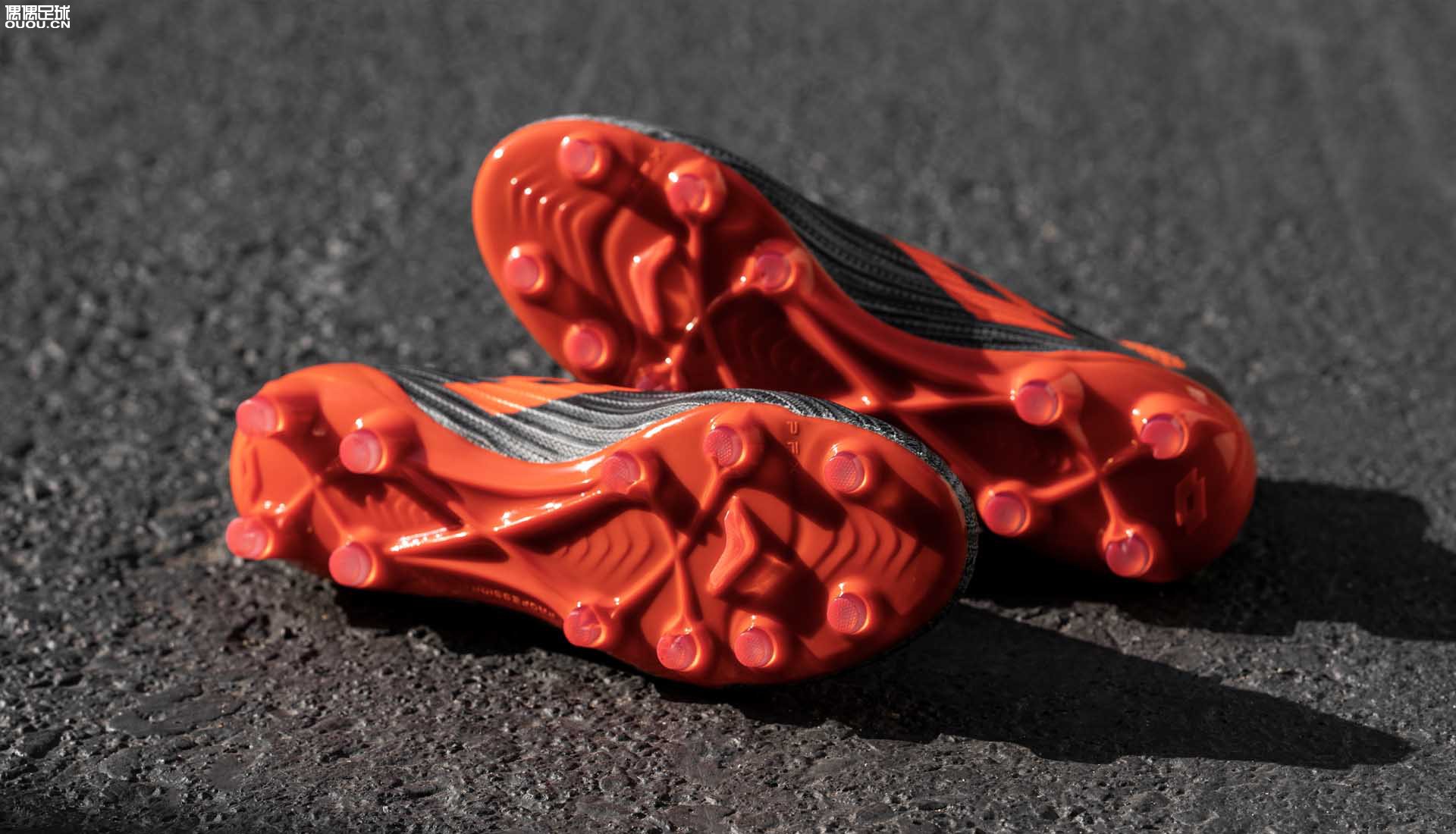 Lotto推出无鞋带Solista 100 III Gravity足球鞋